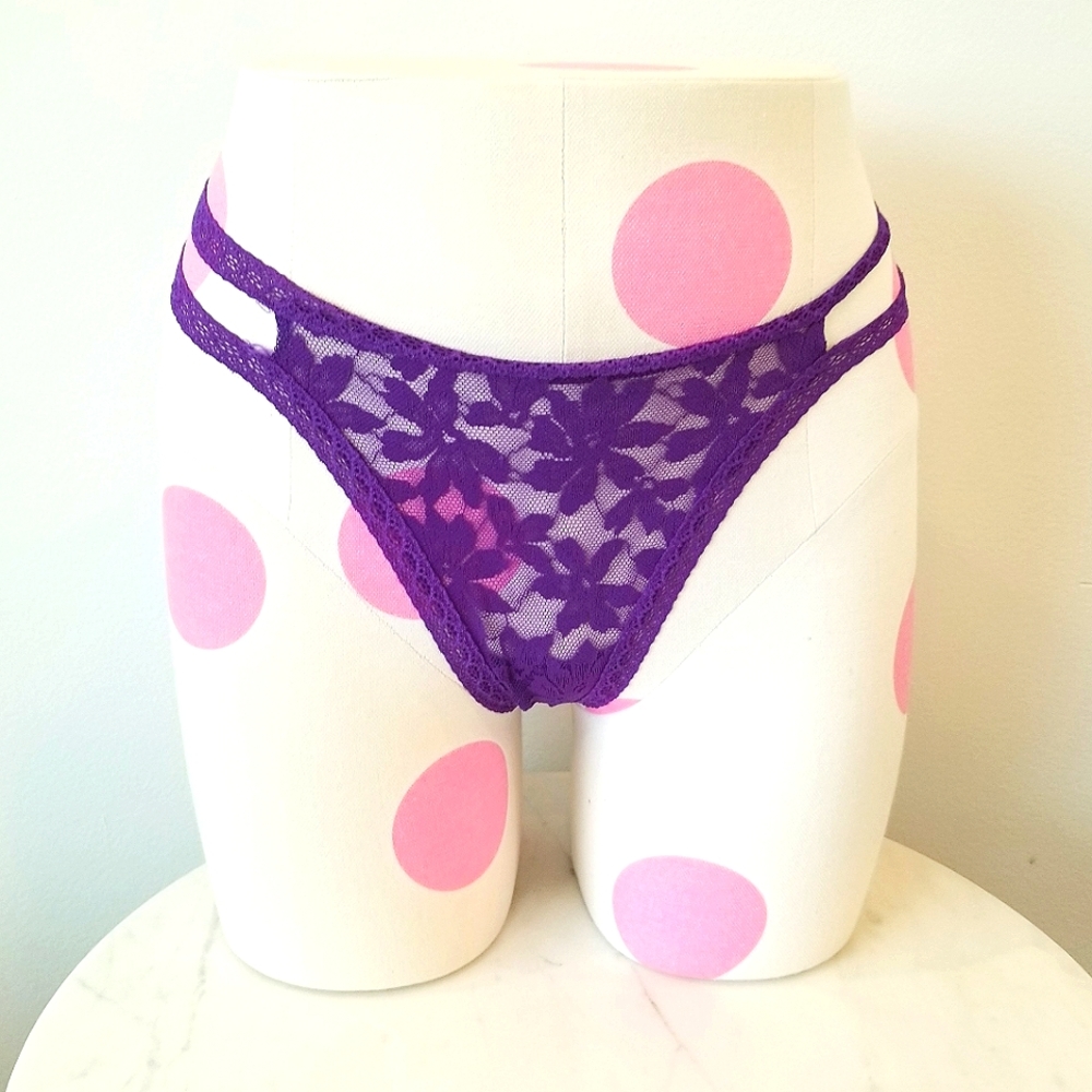 Victoria's Secret PINK Strappy Floral Lace Thong Panty NWT - Picture 2 of 11